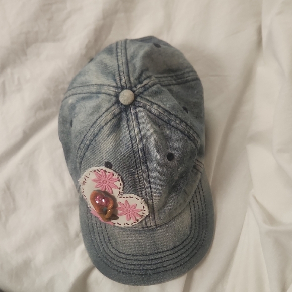 Upcycled Denim Cap with Handmade Heart Patch - Picture 5 of 7